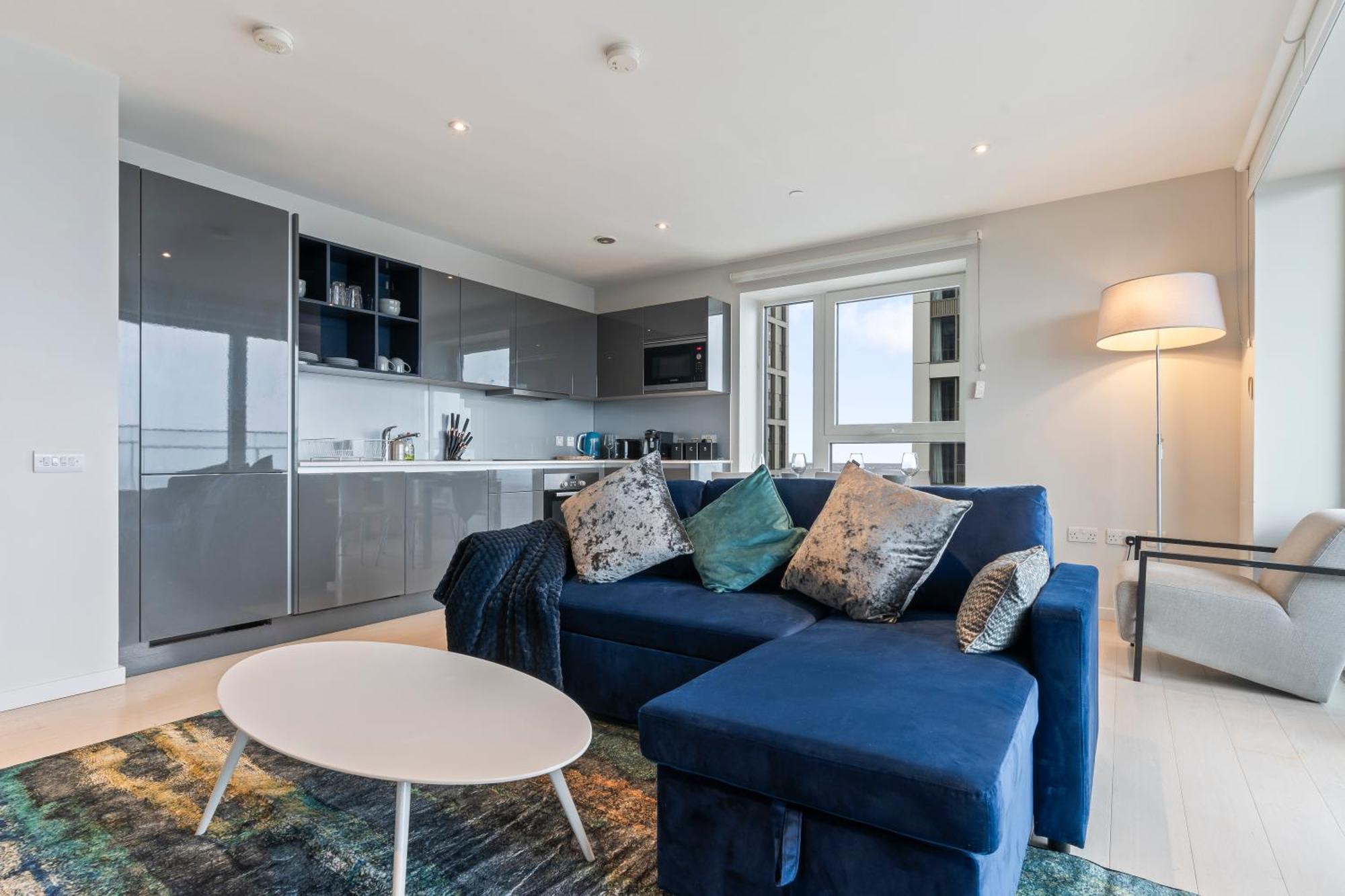 Elegant 2 Bed Within Many Attractions Apartment London